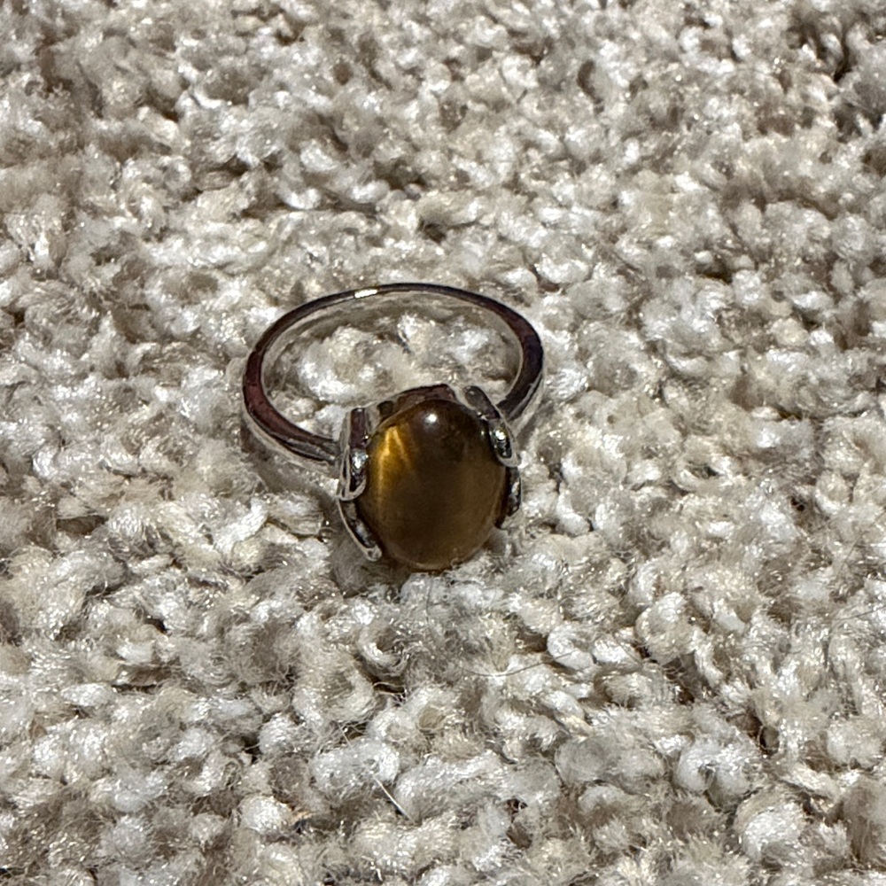 Elegant Silver and Brown Gemstone Ring